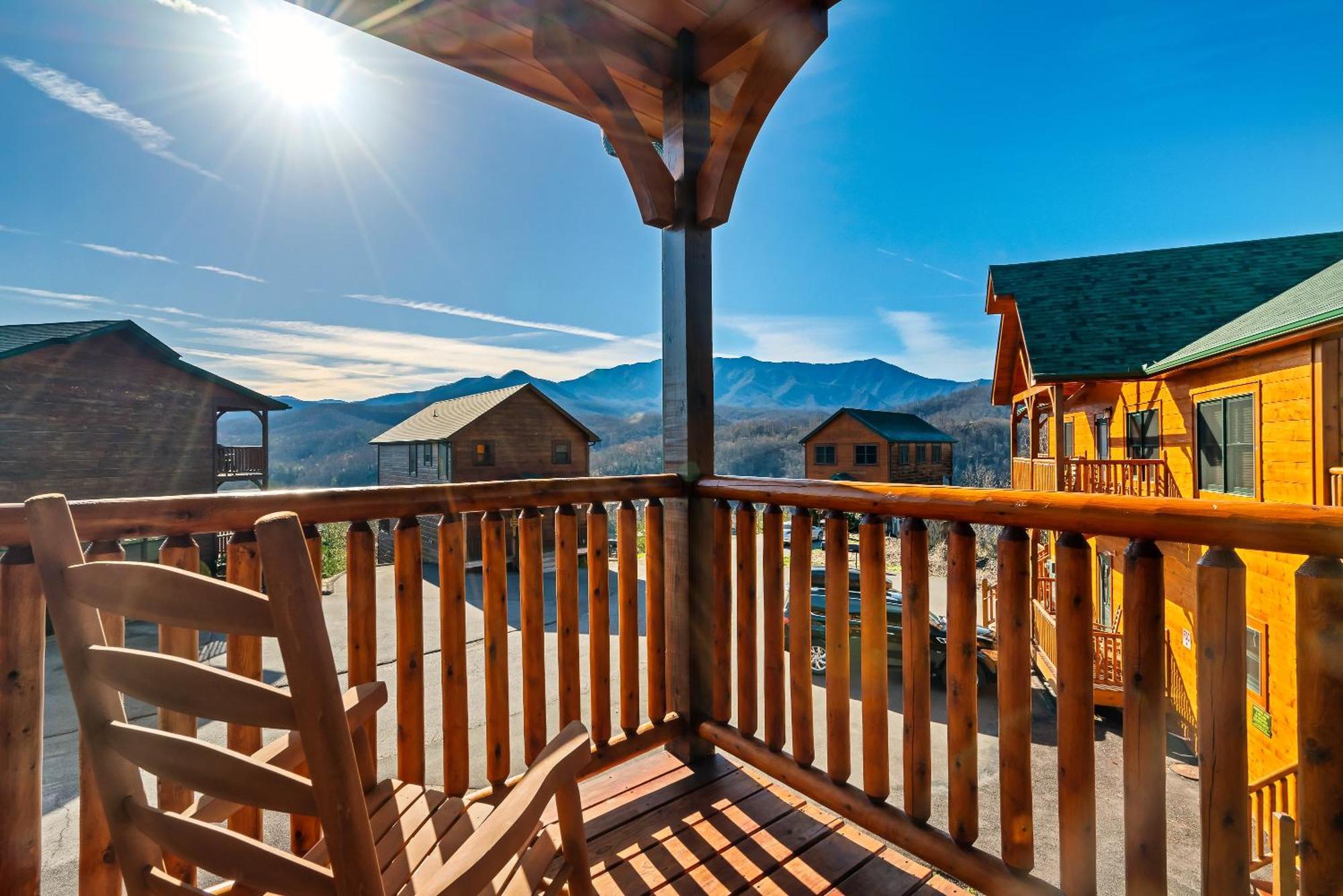 Full Equipped Cabin With A Pool And Game Room Smokies Views Gatlinburg Exterior foto